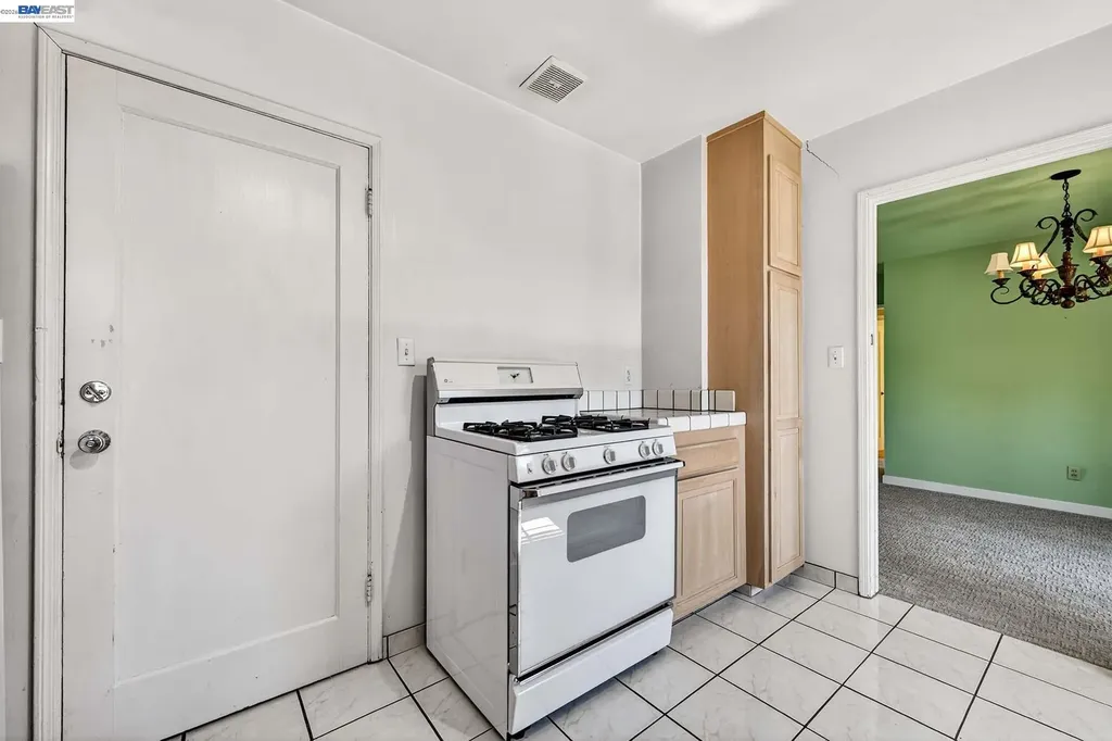 4035 Somerset Avenue Castro Valley CA 94546