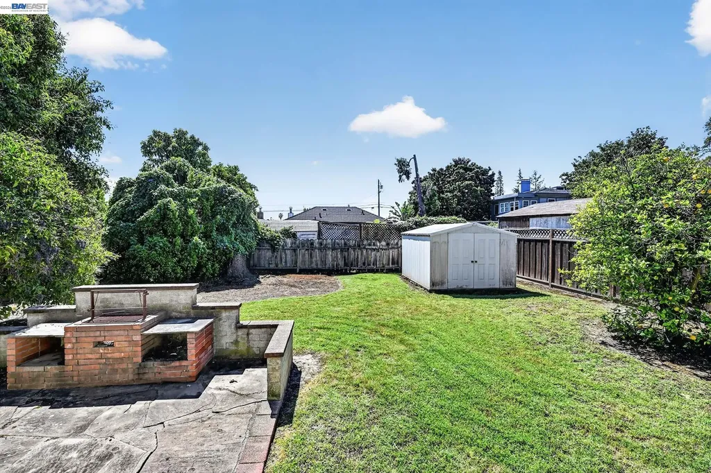 4035 Somerset Avenue Castro Valley CA 94546