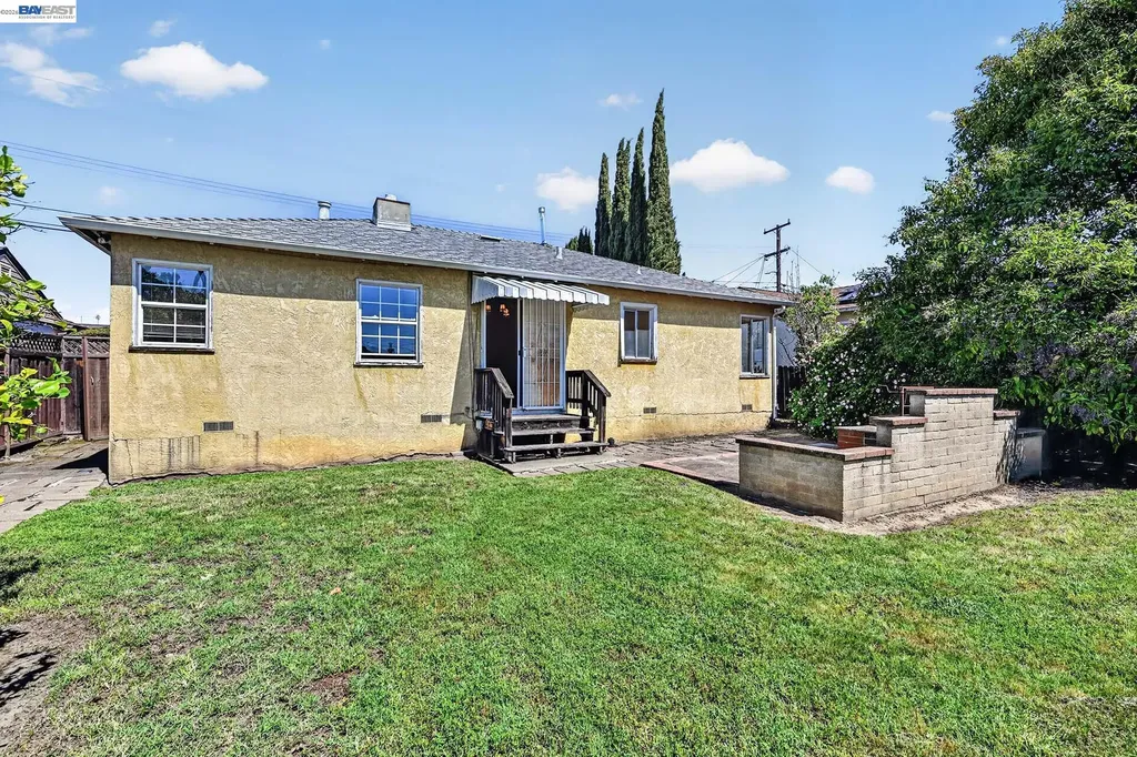 4035 Somerset Avenue Castro Valley CA 94546