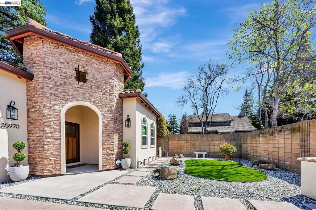35970 Vivian Place Fremont CA 94536