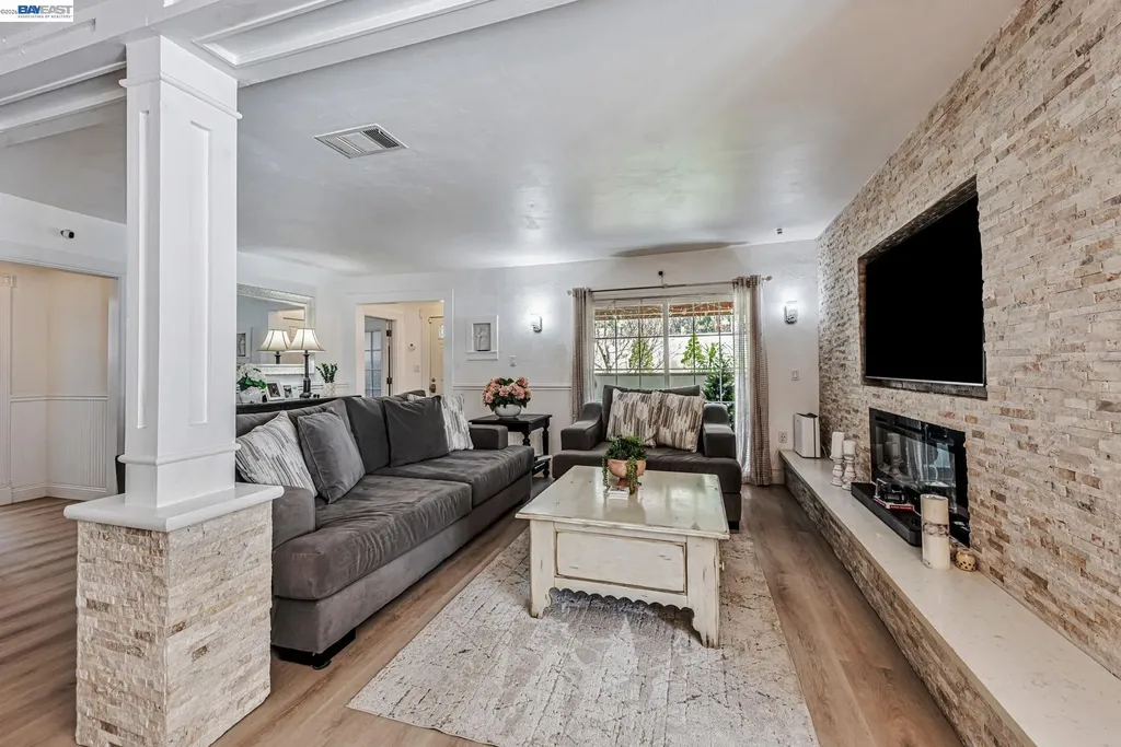 35970 Vivian Place Fremont CA 94536