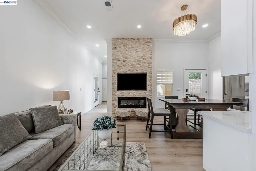 35970 Vivian Place Fremont CA 94536