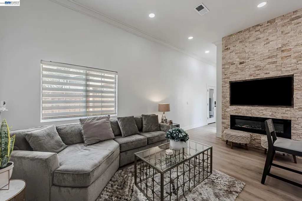 35970 Vivian Place Fremont CA 94536
