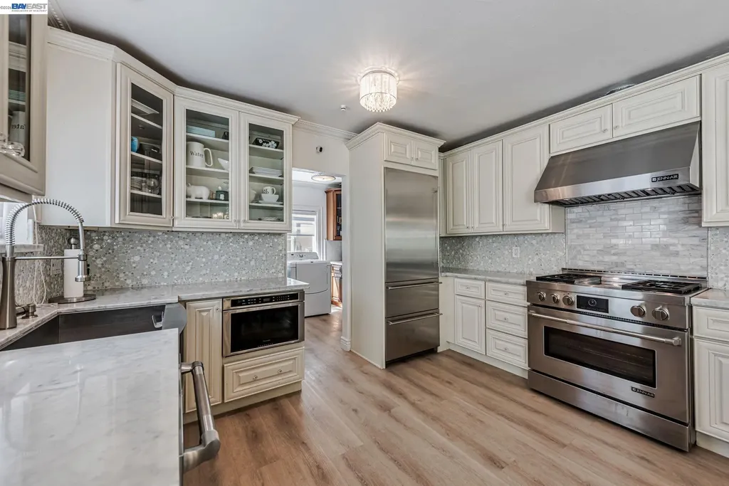 35970 Vivian Place Fremont CA 94536