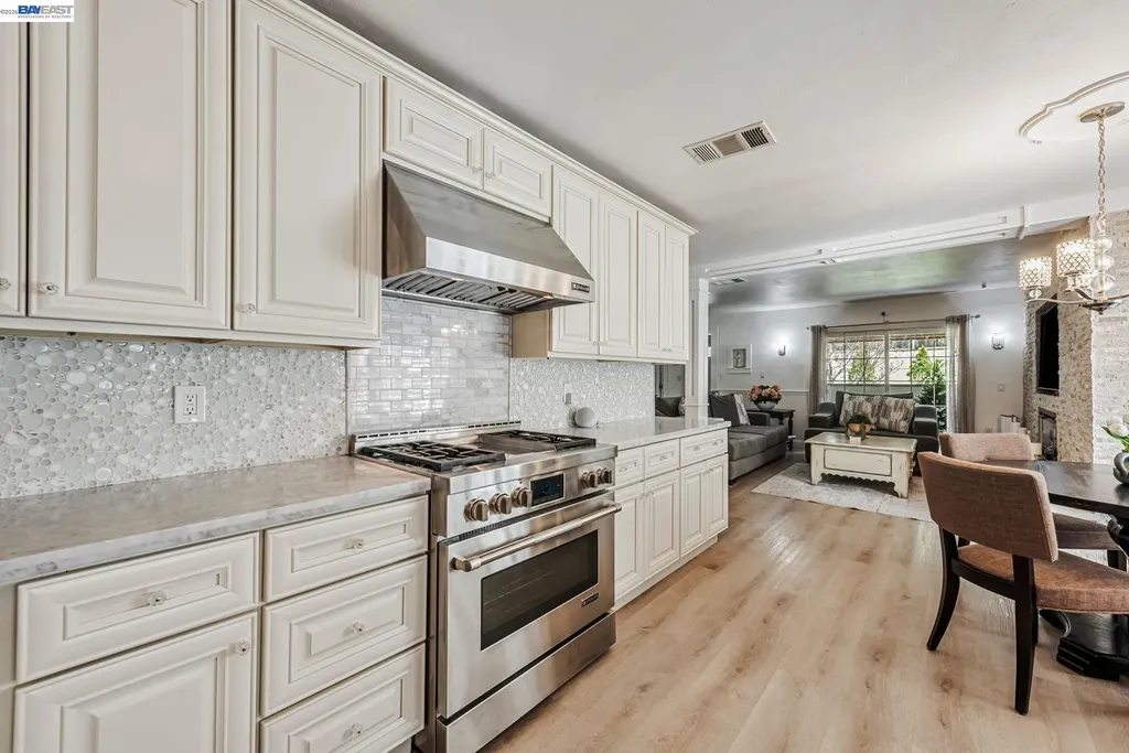 35970 Vivian Place Fremont CA 94536