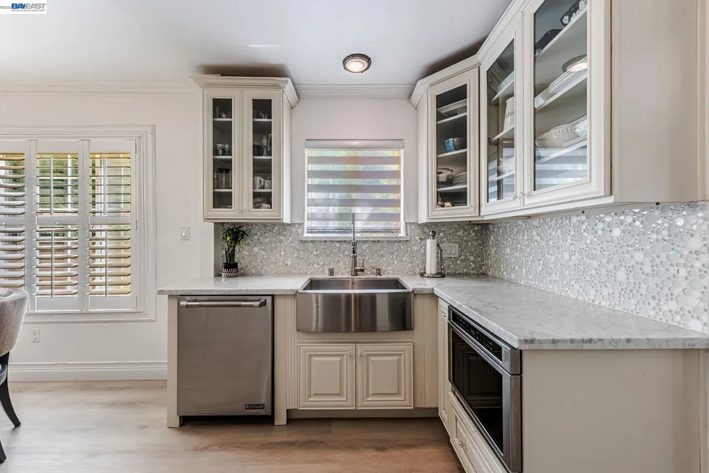35970 Vivian Place Fremont CA 94536
