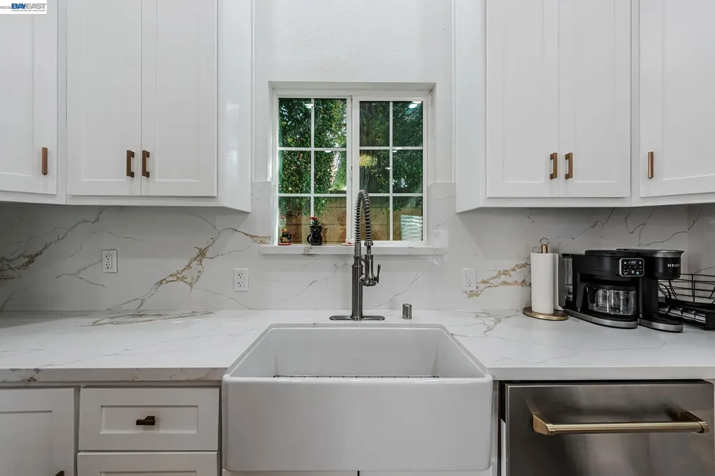 35970 Vivian Place Fremont CA 94536