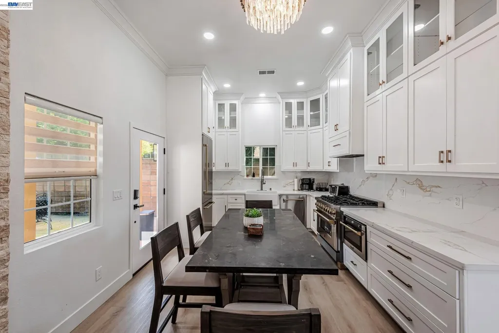 35970 Vivian Place Fremont CA 94536