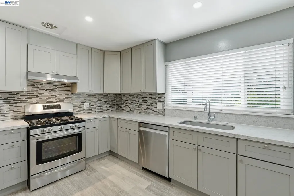 1839 Hill Avenue Hayward CA 94541