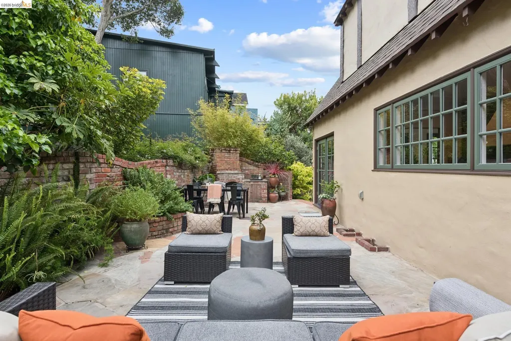 131 Montrose Road Berkeley CA 94707