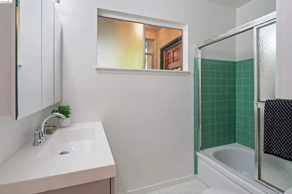 5941 Harbor View Avenue San Pablo CA 94806