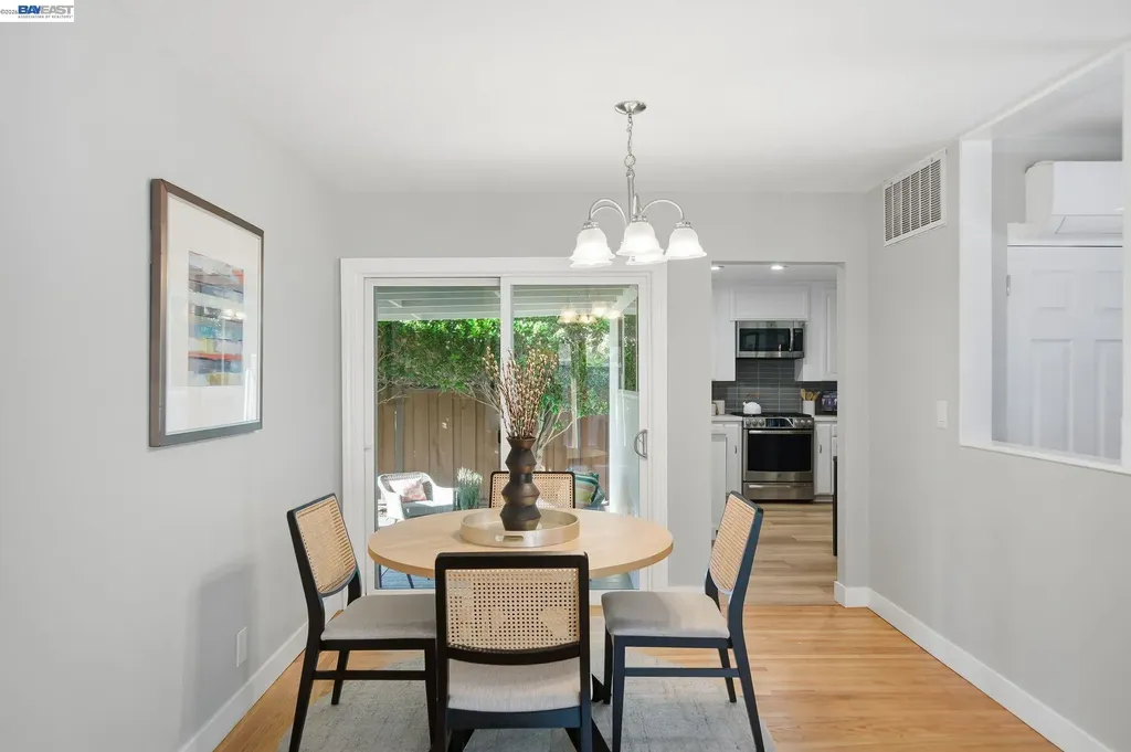 31139 Chicoine Avenue Hayward CA 94544
