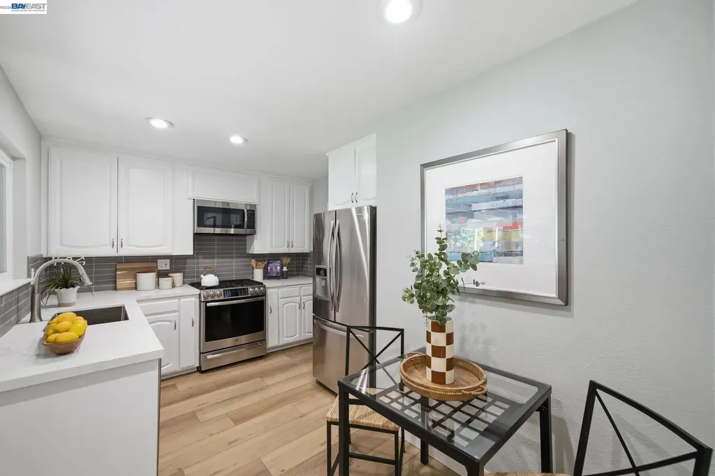 31139 Chicoine Avenue Hayward CA 94544