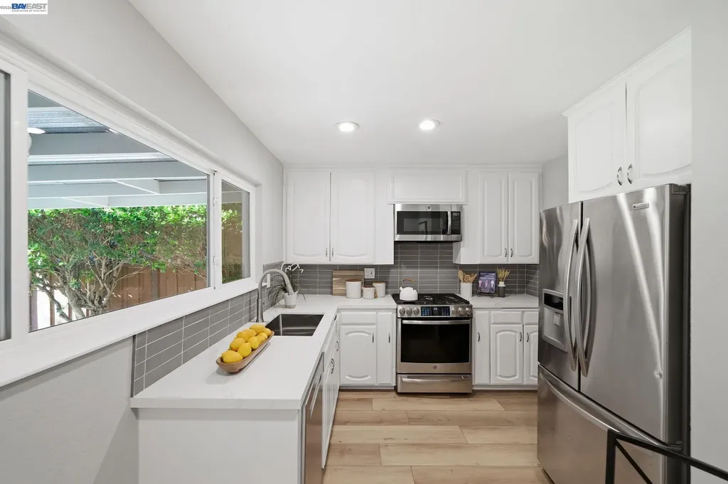 31139 Chicoine Avenue Hayward CA 94544