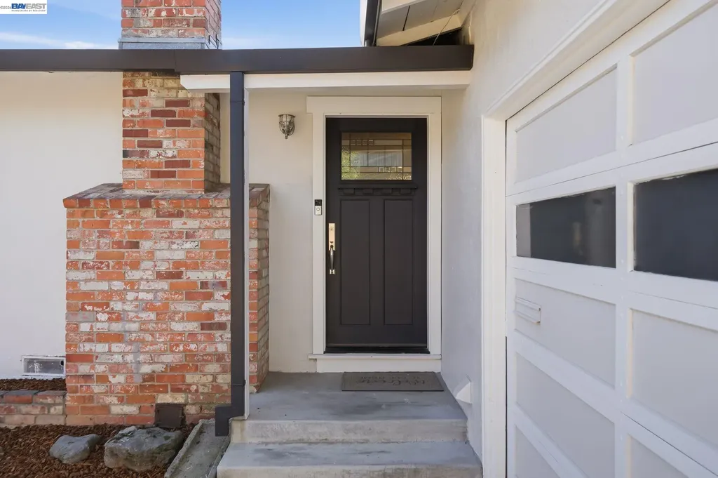 31139 Chicoine Avenue Hayward CA 94544