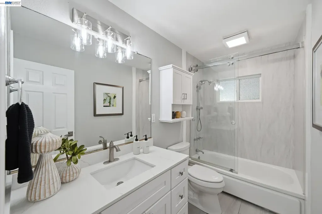 31139 Chicoine Avenue Hayward CA 94544