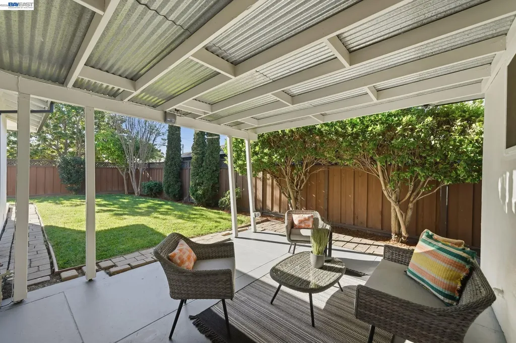31139 Chicoine Avenue Hayward CA 94544
