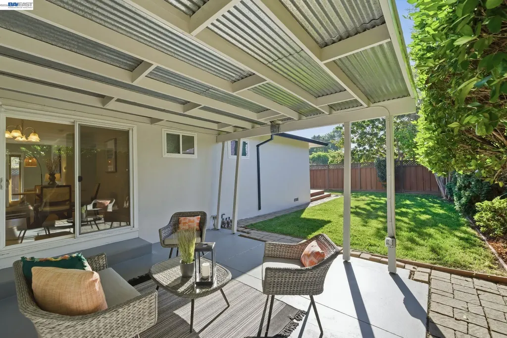 31139 Chicoine Avenue Hayward CA 94544