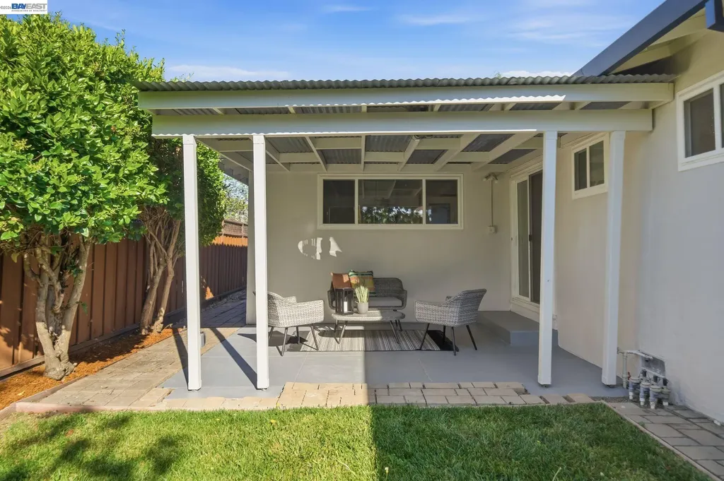 31139 Chicoine Avenue Hayward CA 94544