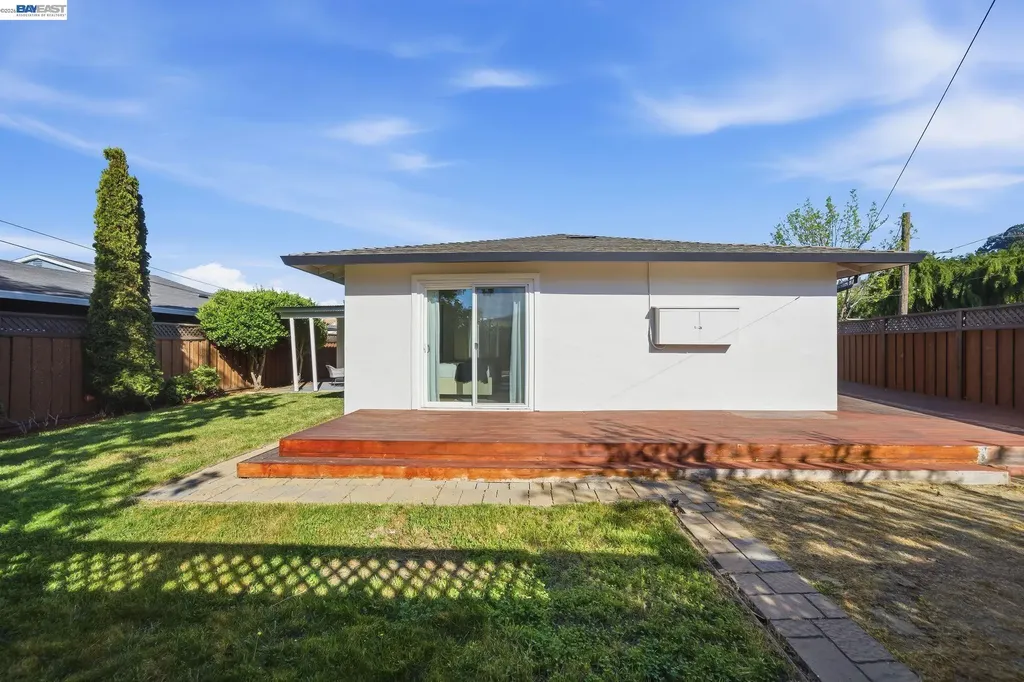 31139 Chicoine Avenue Hayward CA 94544