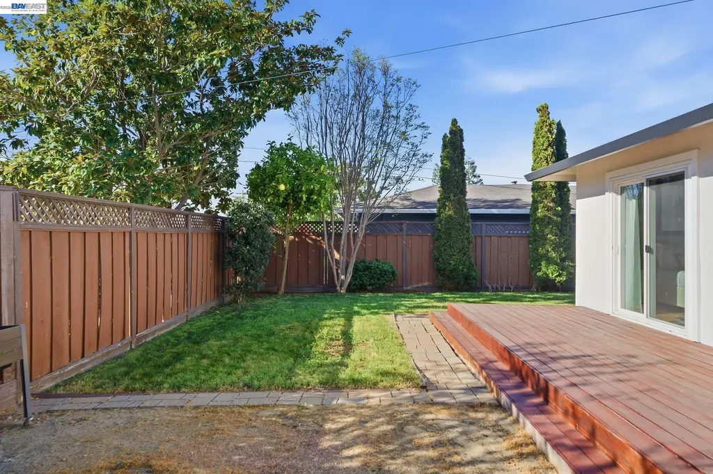 31139 Chicoine Avenue Hayward CA 94544