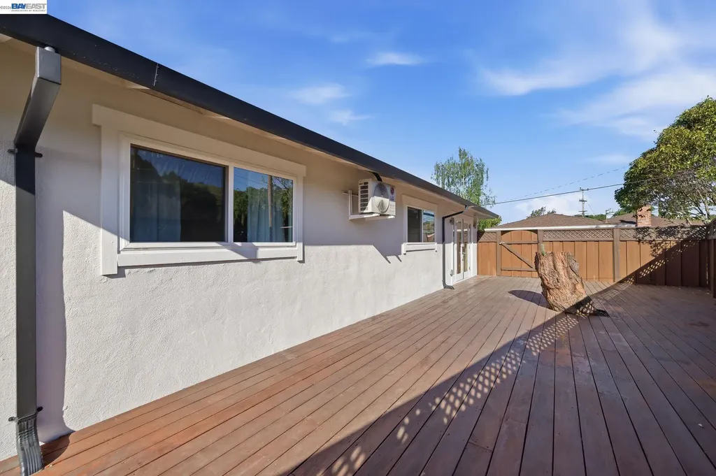 31139 Chicoine Avenue Hayward CA 94544
