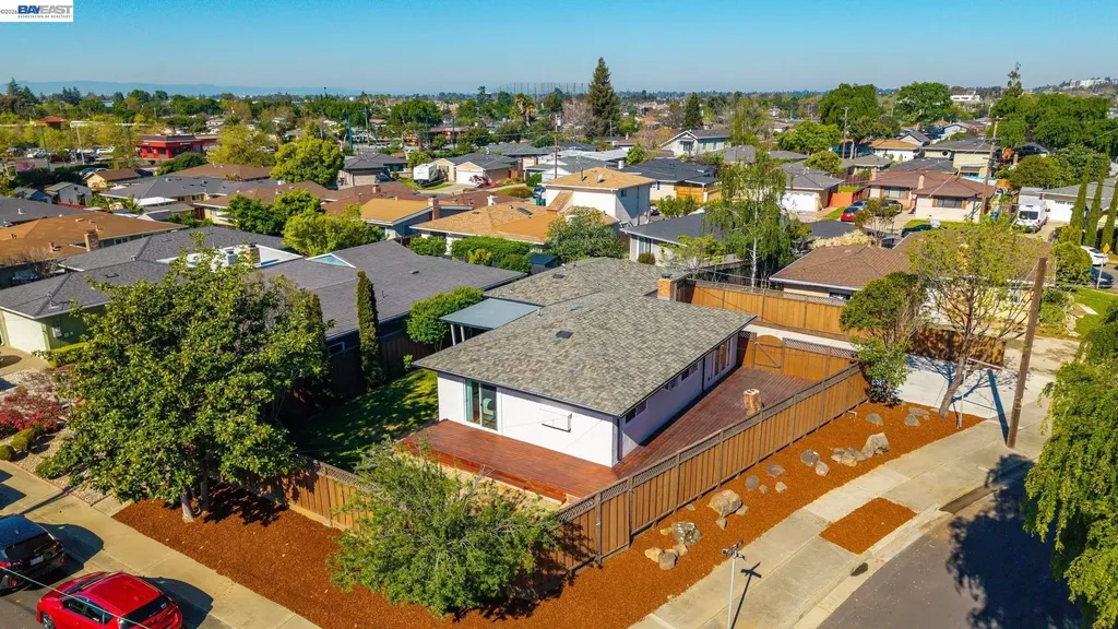 31139 Chicoine Avenue Hayward CA 94544