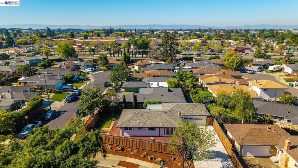 31139 Chicoine Avenue Hayward CA 94544
