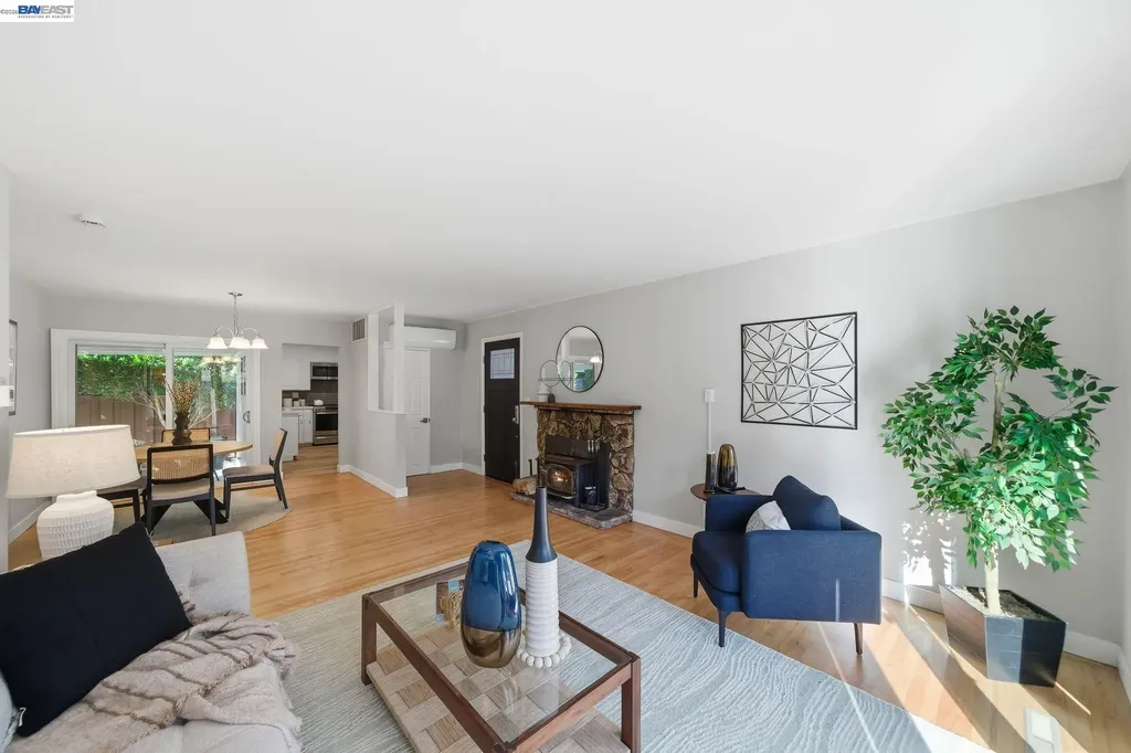 31139 Chicoine Avenue Hayward CA 94544