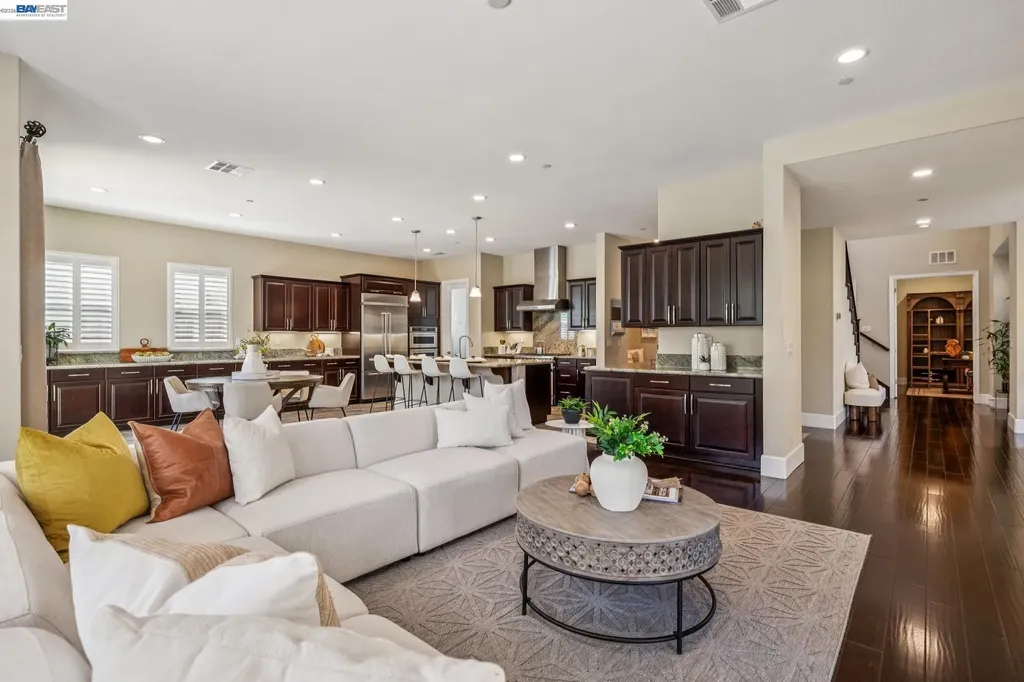 66 Adair Way Hayward CA 94542