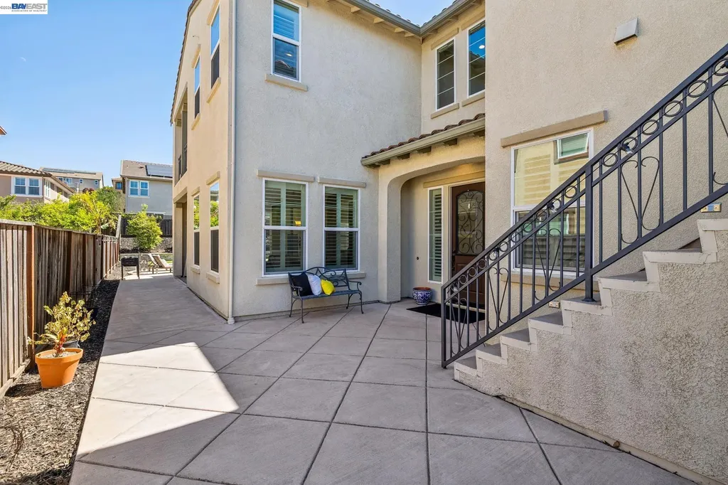66 Adair Way Hayward CA 94542