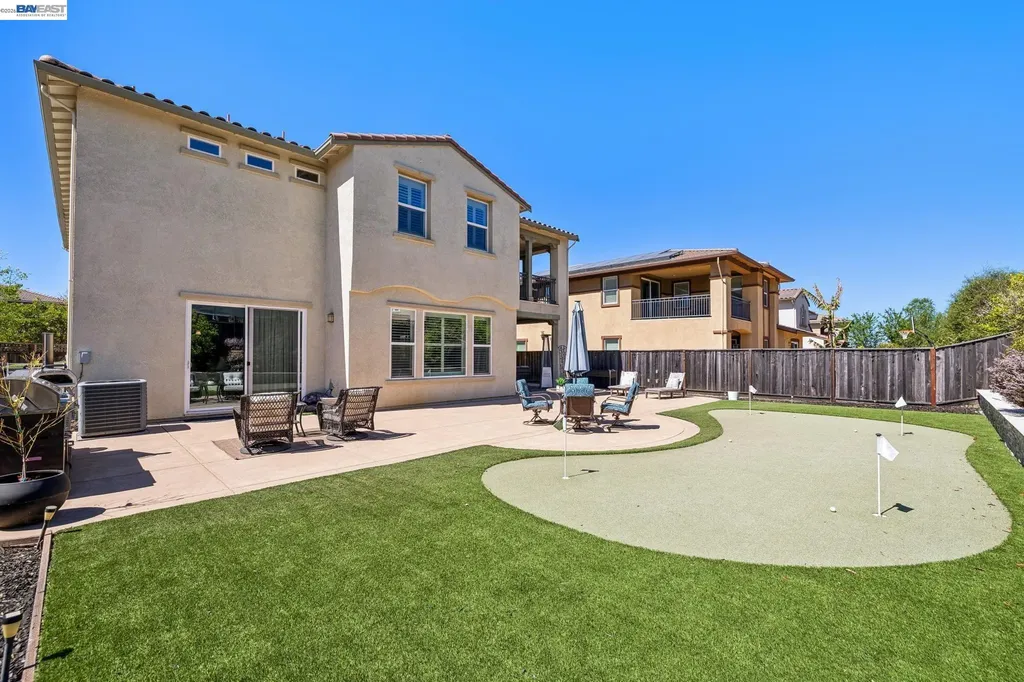66 Adair Way Hayward CA 94542