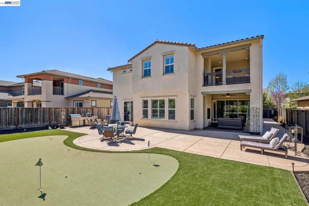 66 Adair Way Hayward CA 94542