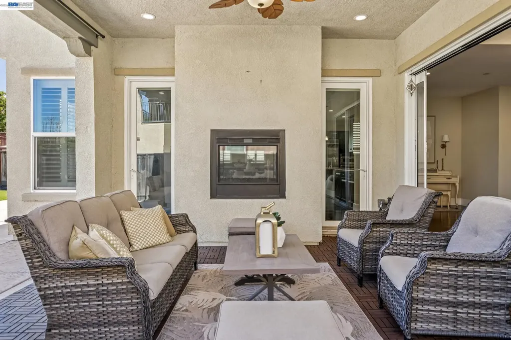 66 Adair Way Hayward CA 94542