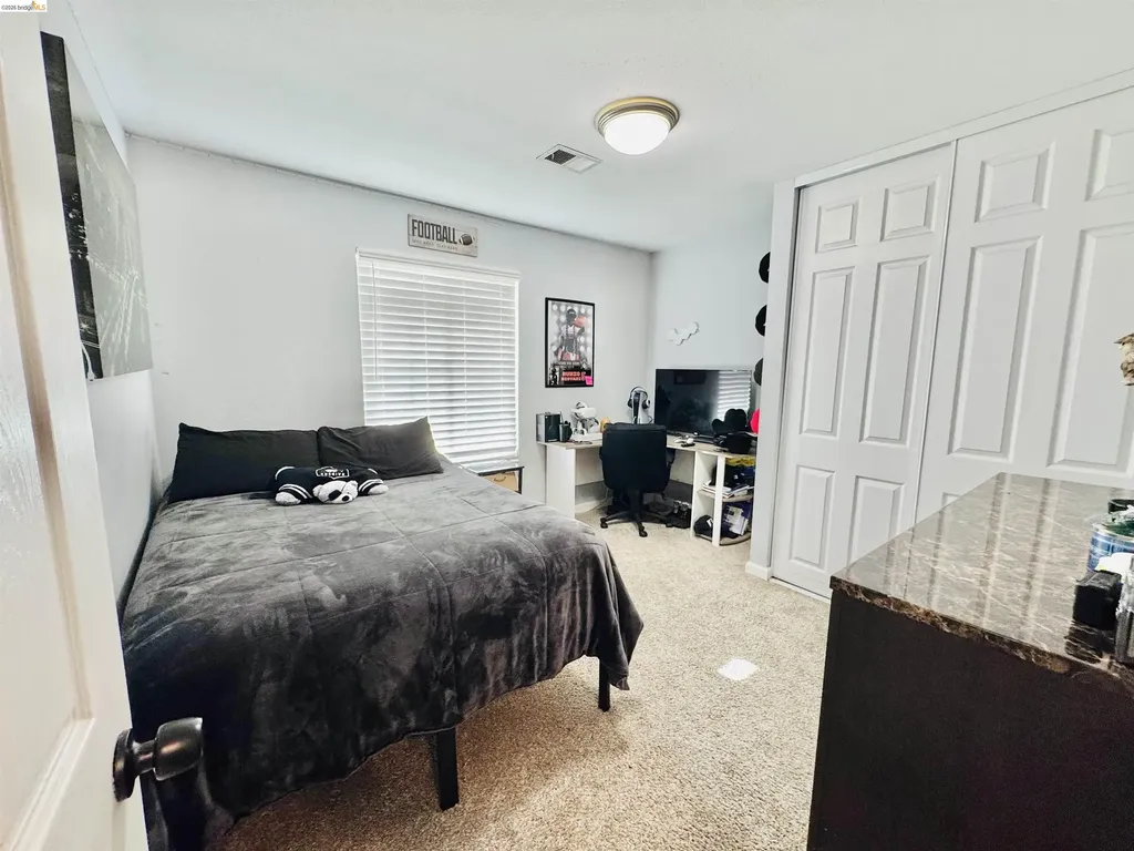 19 Huntington Circle Pittsburg CA 94565
