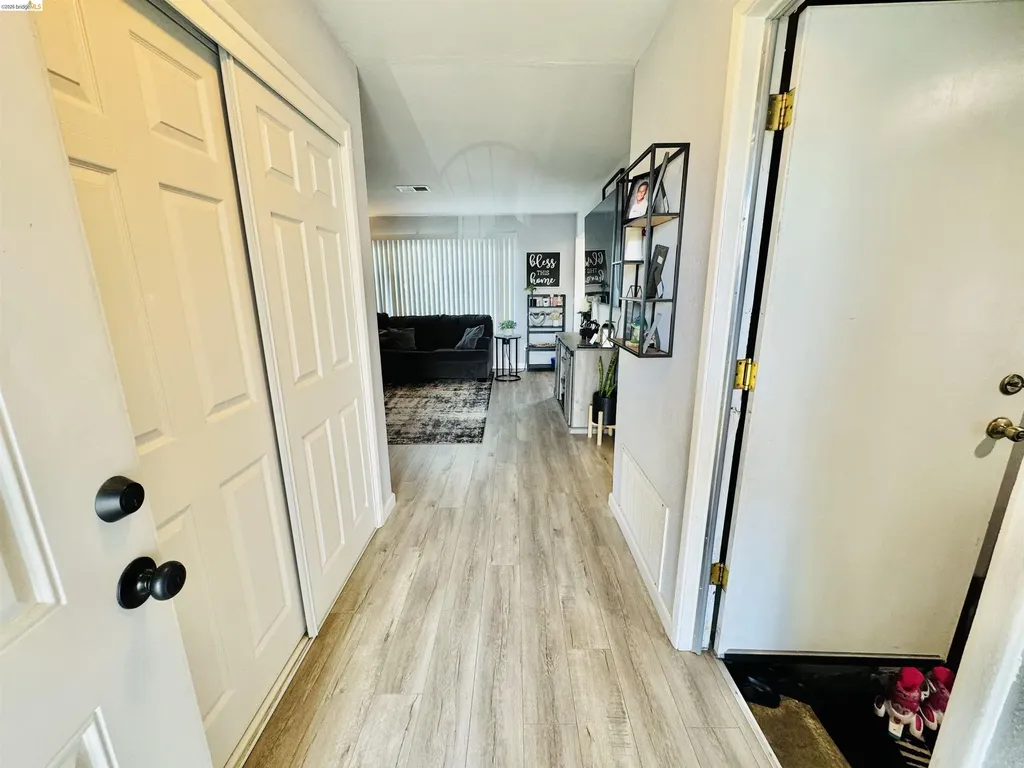 19 Huntington Circle Pittsburg CA 94565