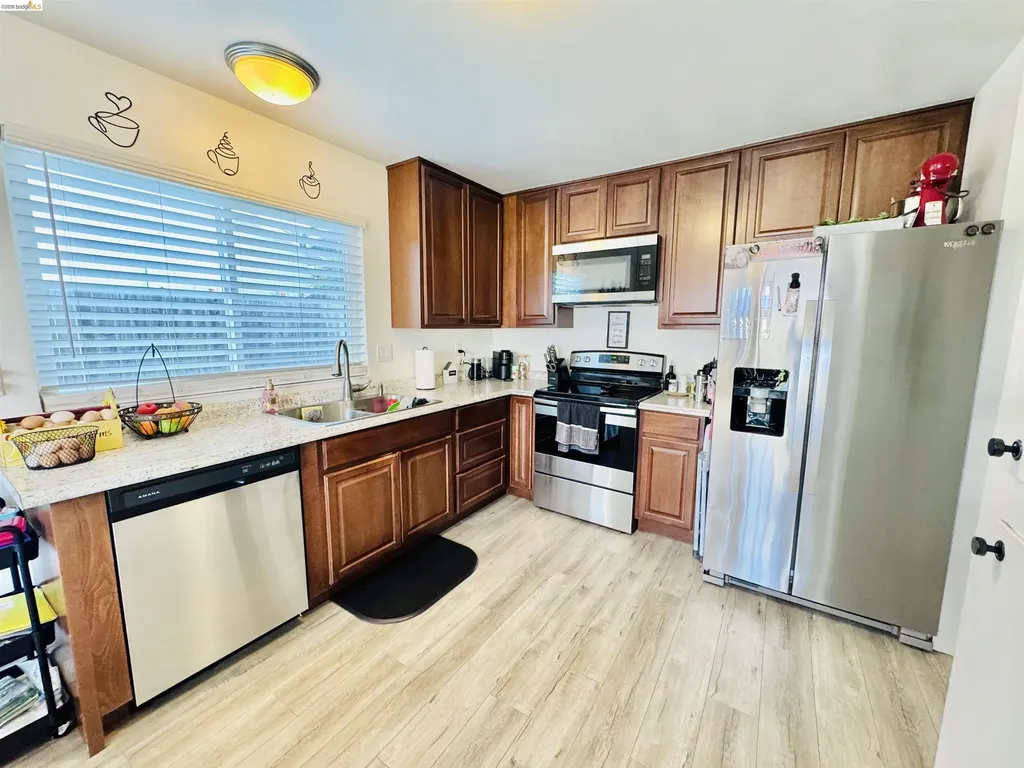 19 Huntington Circle Pittsburg CA 94565