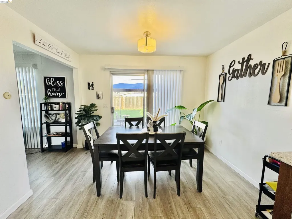 19 Huntington Circle Pittsburg CA 94565