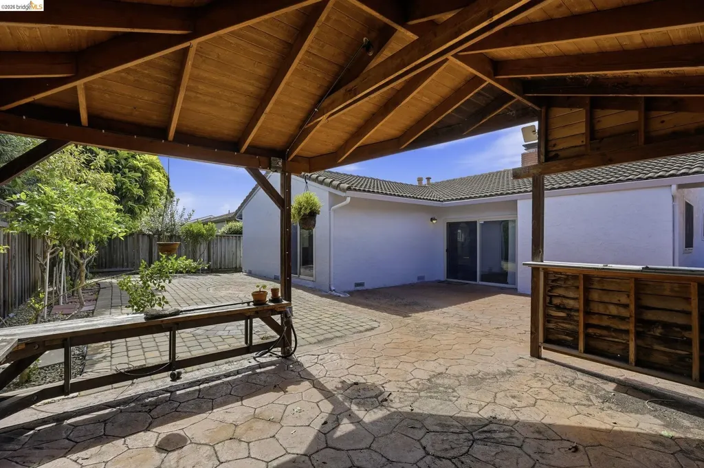 3305 Fir Avenue Alameda CA 94502