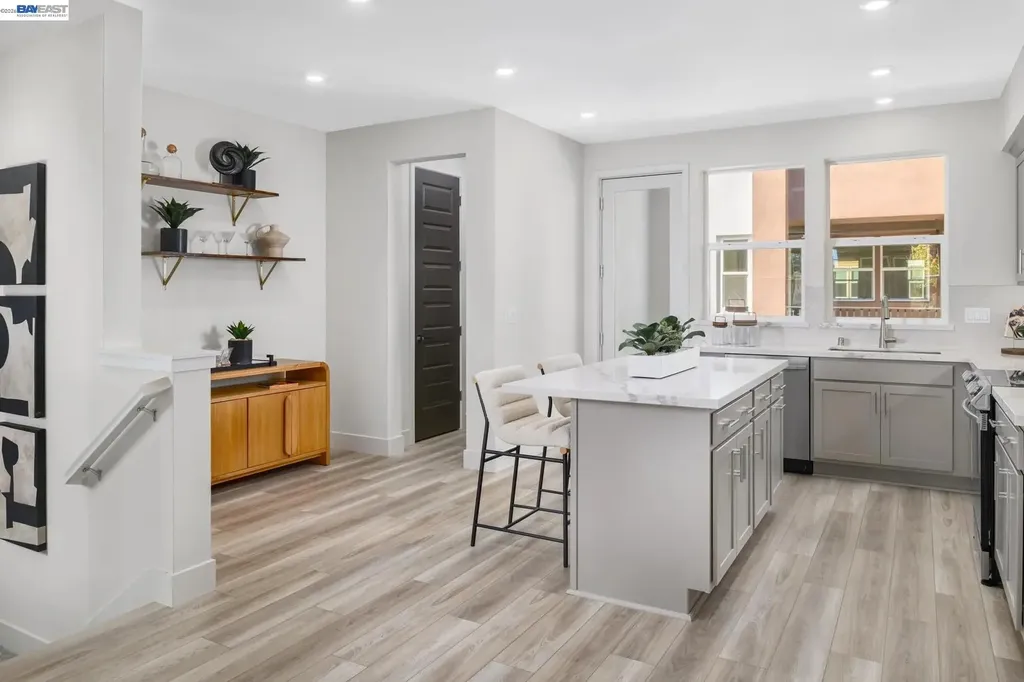 2072 Barnes Wharf Lane Alameda CA 94501