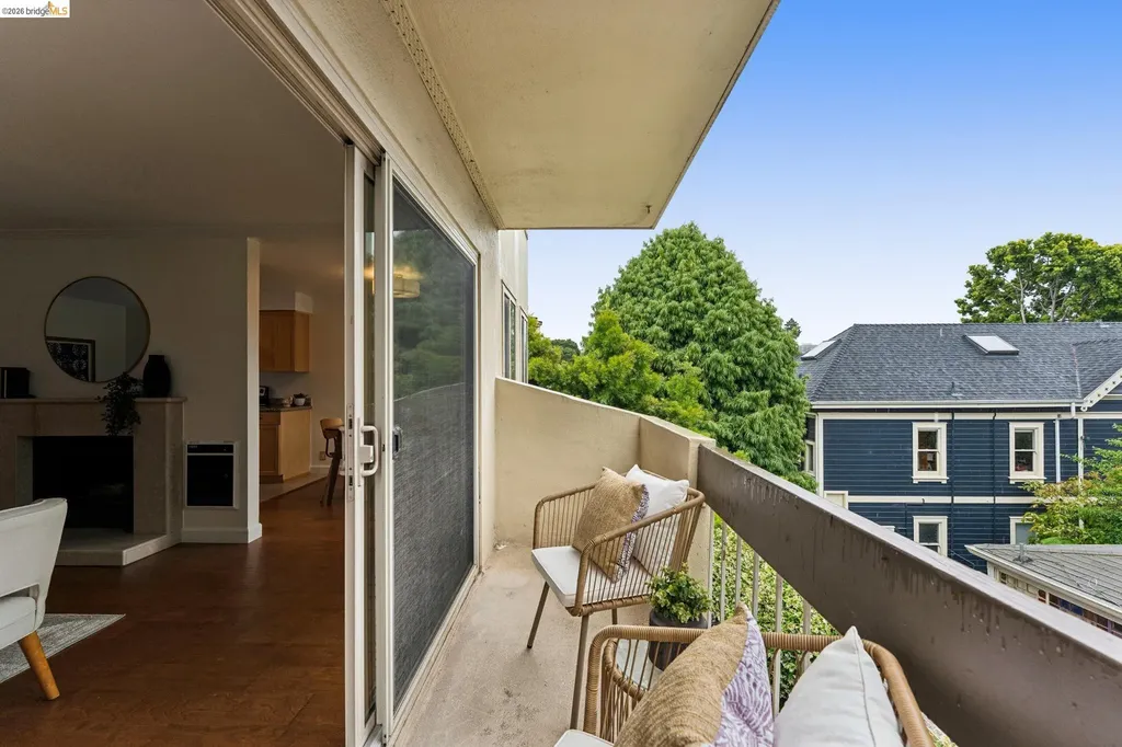 77 Fairmount Avenue Oakland CA 94611