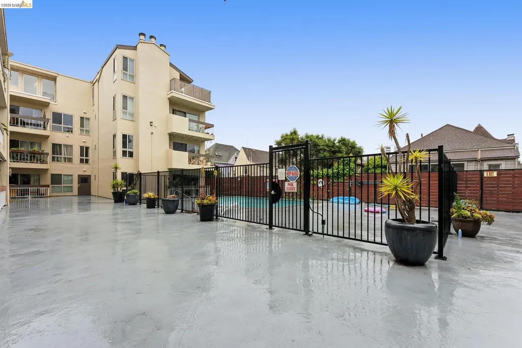77 Fairmount Avenue Oakland CA 94611