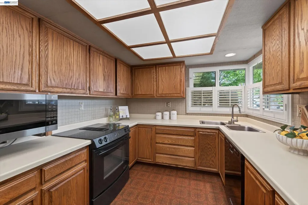 4247 School Street Pleasanton CA 94566