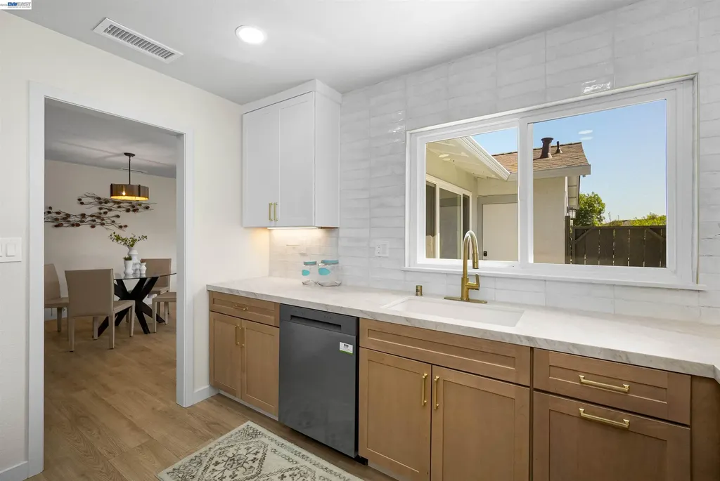31265 Lily Street Union City CA 94587