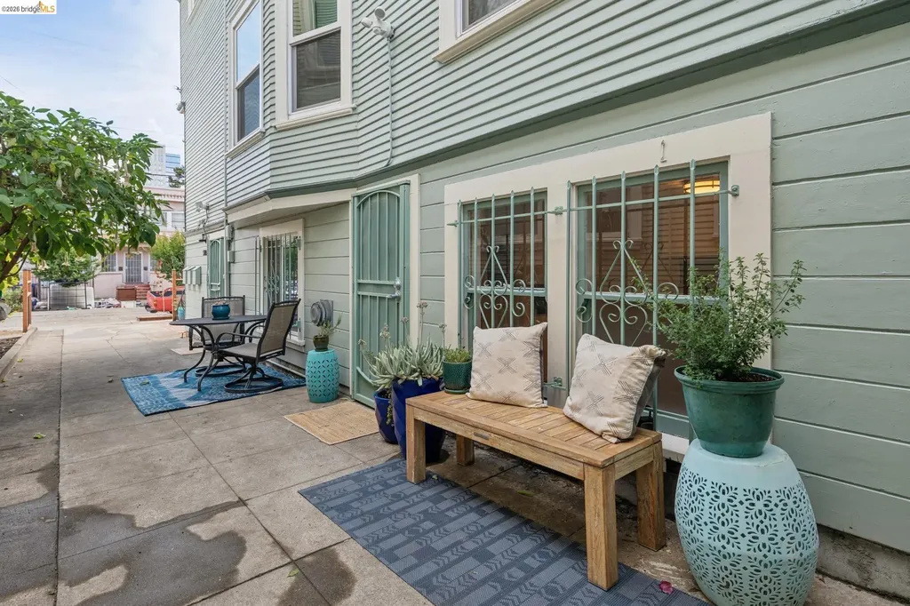 532 42nd Street Oakland CA 94609