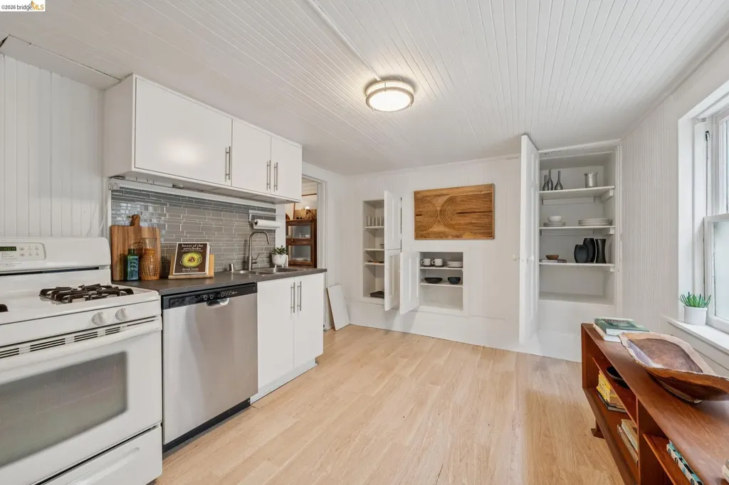 532 42nd Street Oakland CA 94609