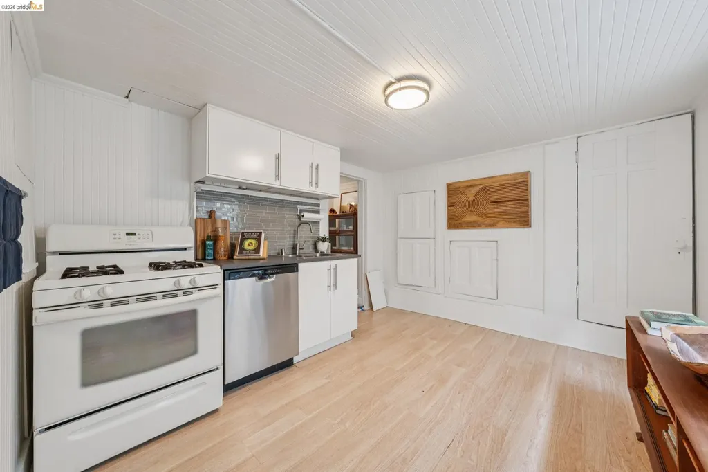 532 42nd Street Oakland CA 94609