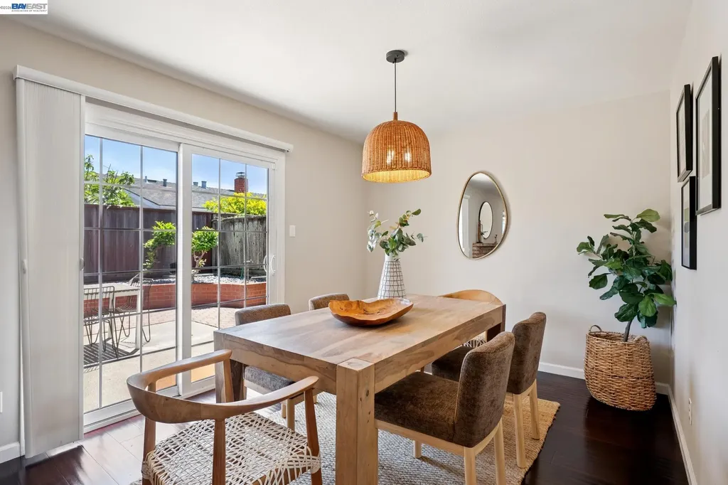 328 Sand Beach Road Alameda CA 94501