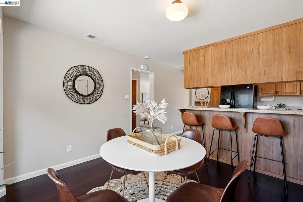 328 Sand Beach Road Alameda CA 94501