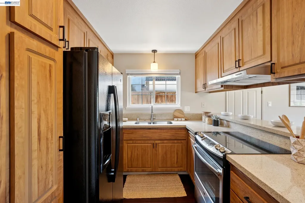 328 Sand Beach Road Alameda CA 94501